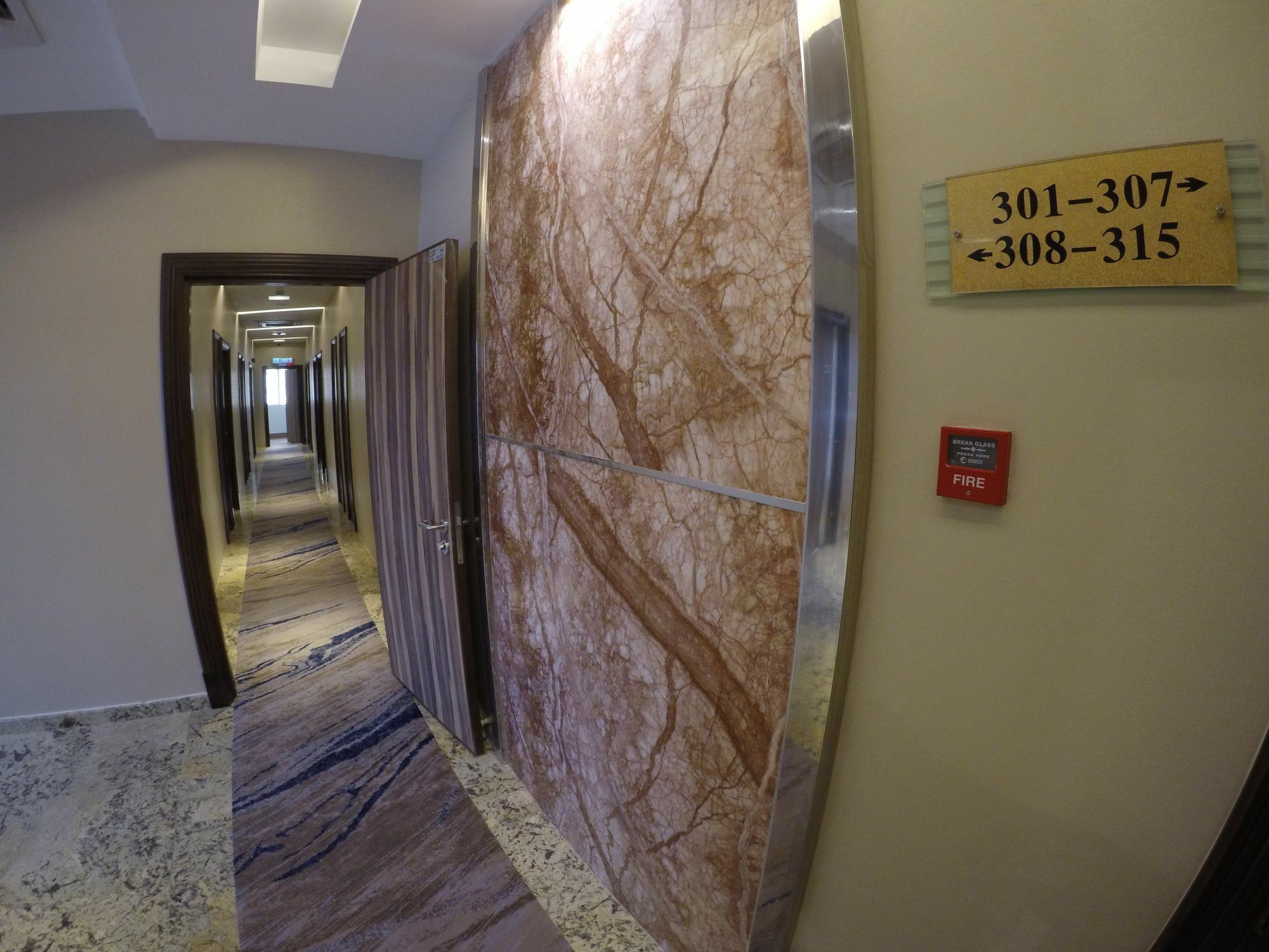 Nova Hotel Miri Exterior photo